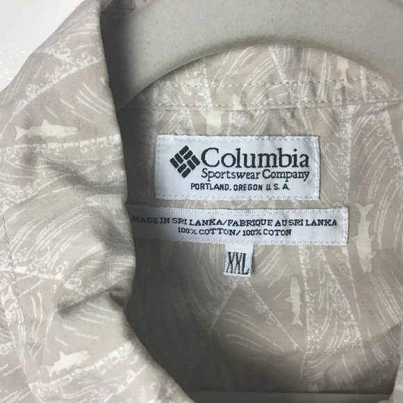 Columbia tan fish pattern short sleeve button down shirt. XXL - Picture 2 of 4